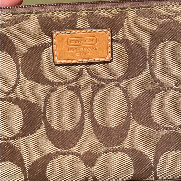 Authentic Coach wristlet - Picture 2 of 6